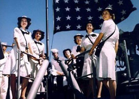 二战期间的美国女兵尽是美女(1)